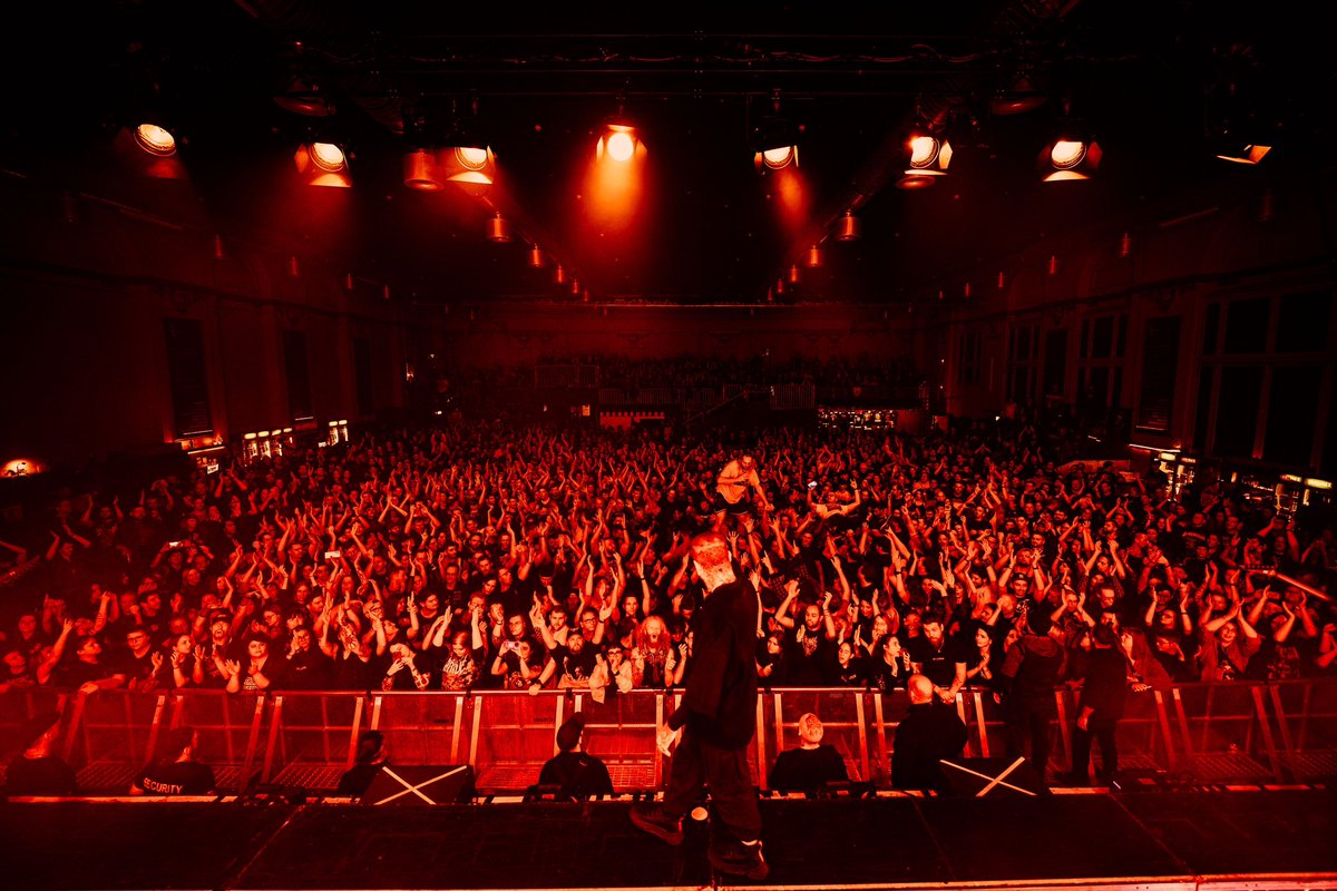 burytomorrow tweet picture