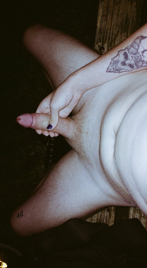 d44dyy_d34d's tweet photo. ☆New to NsfwTwT☆
¤MDNI¤
¤No TW¤
♡Public Exposure/Nudity♡
♡Dark Ambiente♡
♡Gothic, Emo, Metalhead?♡
☆20 Yrs old and Bisexual☆

Love Y'all <3 https://t.co/Ry1mOZV7an