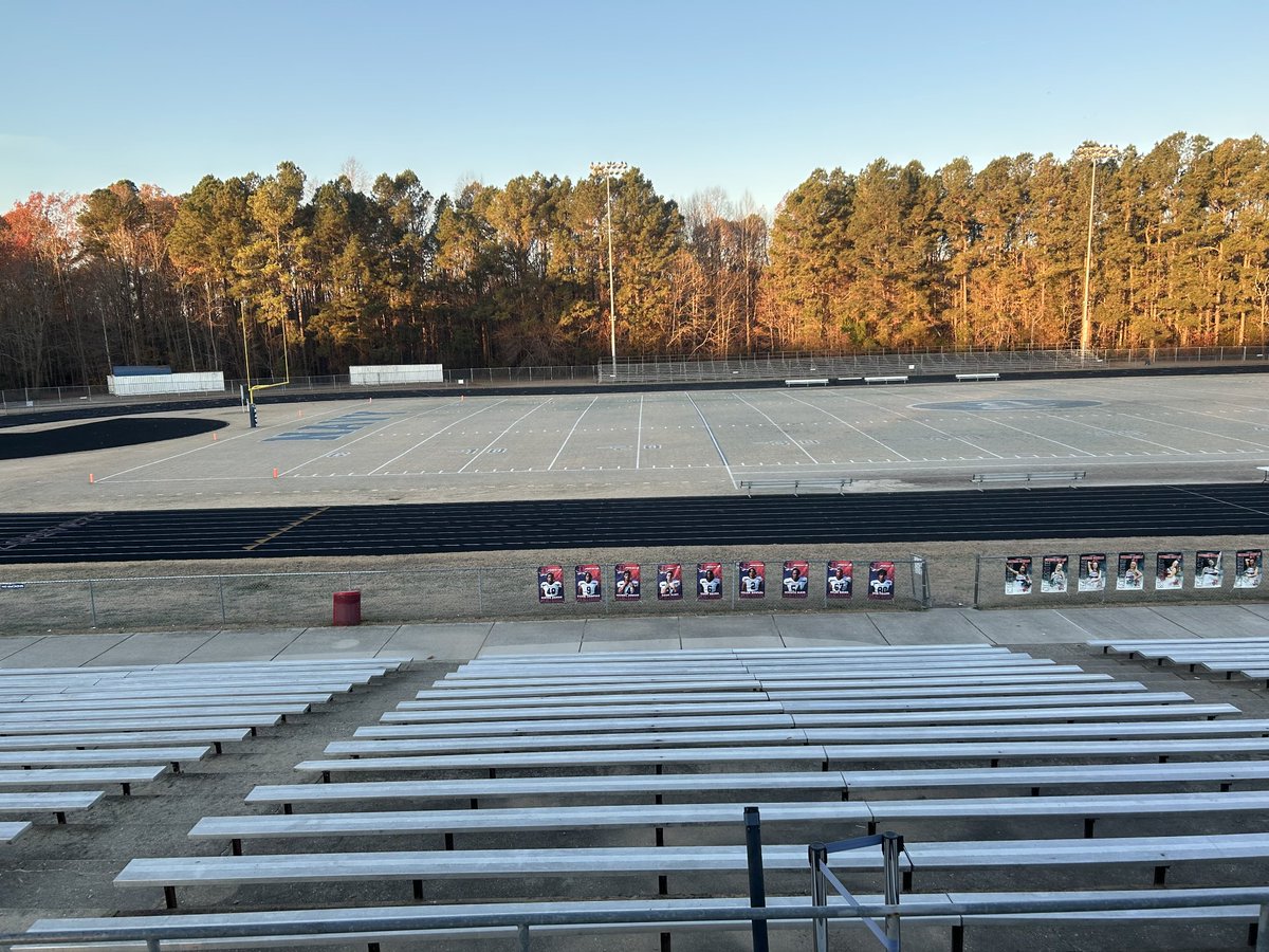 tl_beard's tweet photo. It's a very chilly morning in the "Pit".  No excuses Navy Nation.  Get out and support @GeneralsFootbal .  Huge thank you to @dinwiddieproud for this picture and game day support. https://t.co/RafHgXLUPr