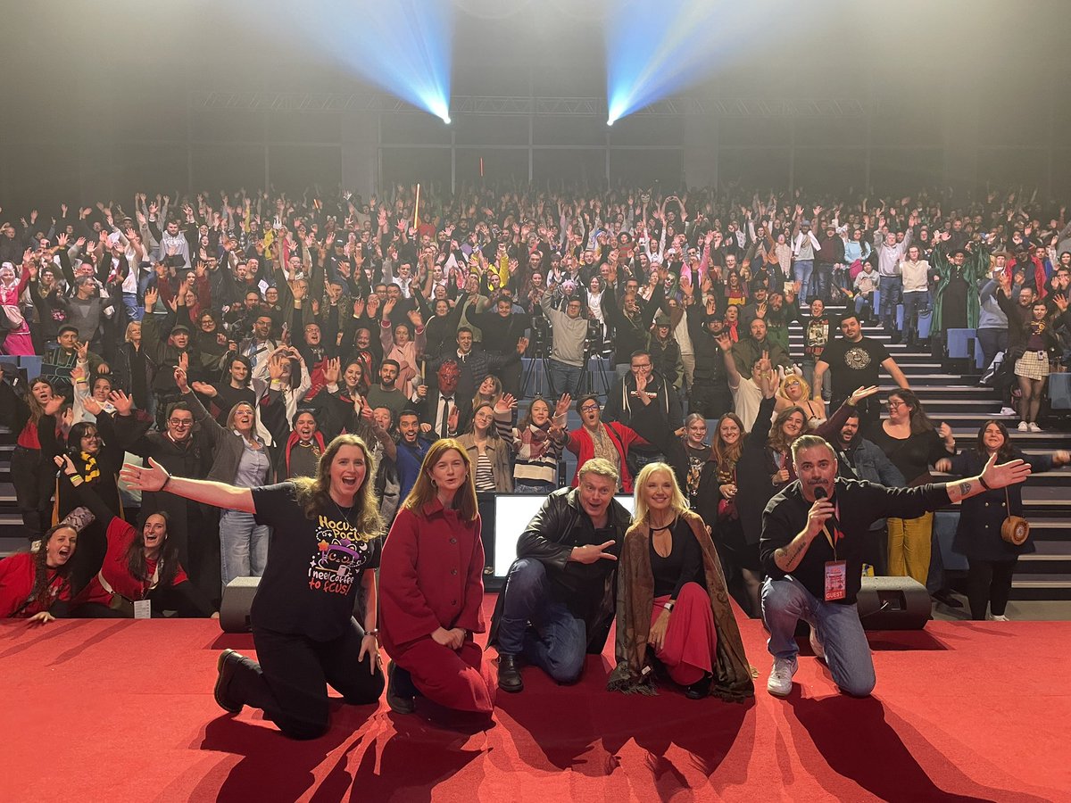 TGSevenements's tweet photo. ✨Superbe conférence avec nos deux acteurs de Stargate, Teryl Rothery et Michael Shanks ainsi que Bonnie Wright d’Harry Potter !

Merci d’être venu si nombreux 🥰

#MEETT #TGSToulouse #popculture #salon #bonniewright #michaelshanks #terylrothery https://t.co/VmZ02WiqKe