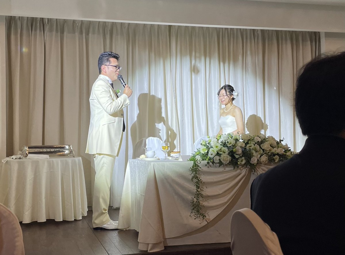 おぎの稔大田区議、光月こたけさんの結婚披露宴。お二人が互いに送り