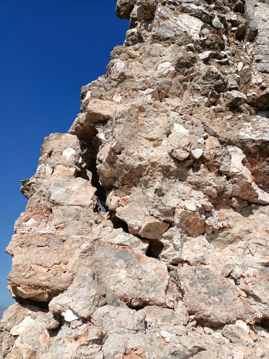 Maalesef #antakya kale surların kalan bölümleri de zarar görmüş deprem de