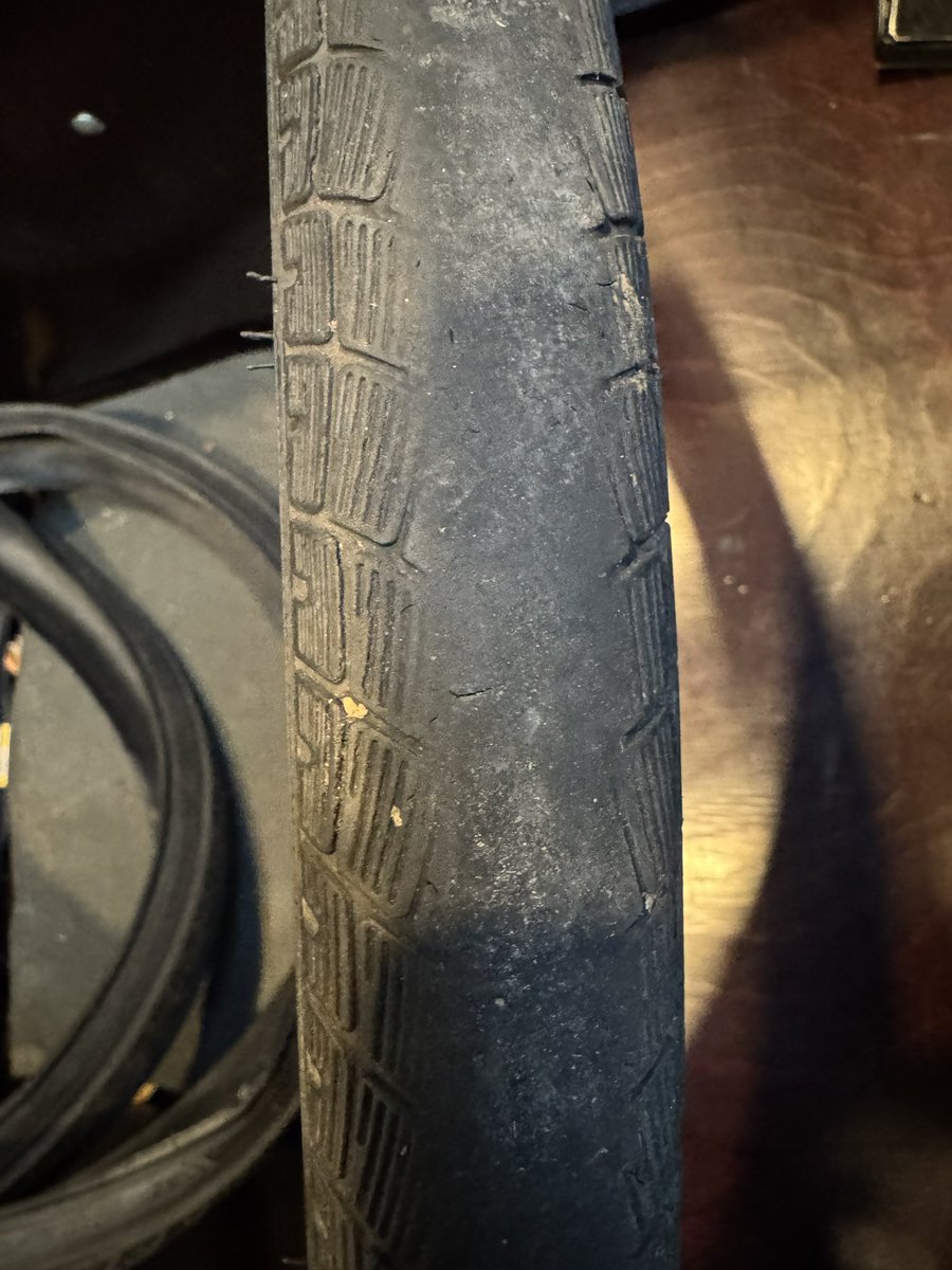 faebius's tweet image. Différence entre 0km big Apple et 15000km big Apple. Je crois qu’il était temps.