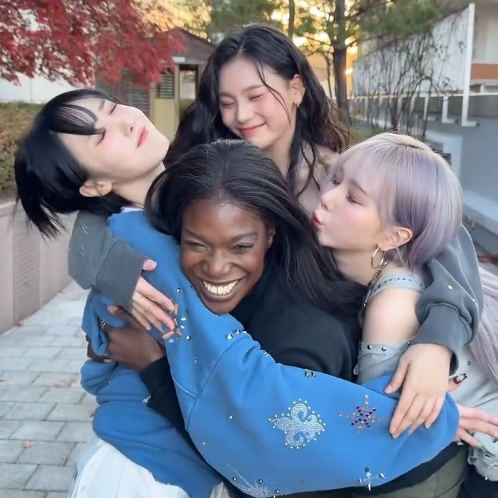 너무 행복해보여..좋아🥹🥹