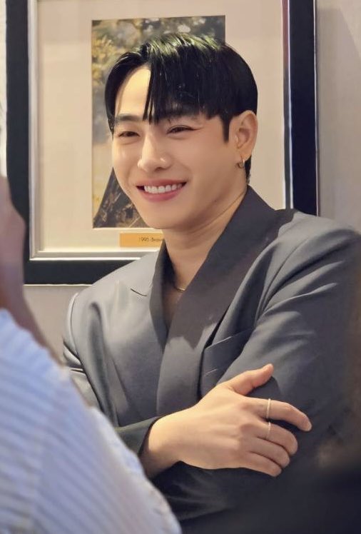 Palit_Official's tweet photo. ฝาก.. รอยนิ้มสระอิ @peckpalit #PeckPaLitChoke #เป๊กผลิตโชค  #MOONDANCExPeckPaLit https://t.co/lxYfG8fbsy