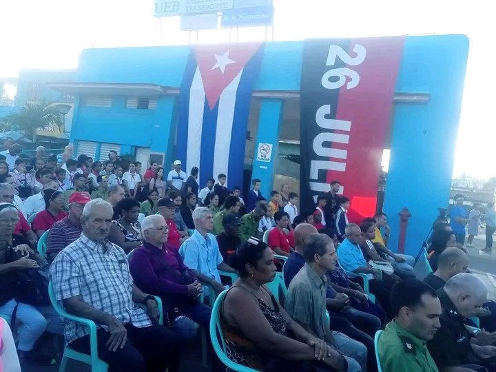 🇨🇺/Amaneció #CienfuegosXMásVictorias este 30 de noviembre rindiendo homenaje el aniversario 68 de las acciones armadas en apoyo a la acción importante organizada por Fidel.
#TenemosMemoria 
#CubaViveEnSuHistoria