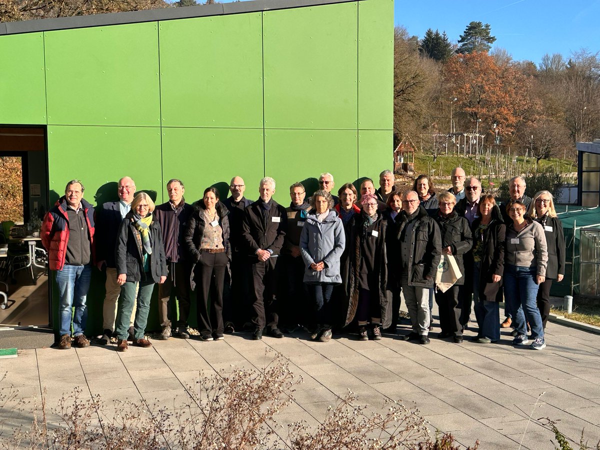 MCBotany's tweet image. Heute war ein besonderer Tag für den #VerbandBotanischerGärten (VBG). Gründung des Arbeitskreises "Freundeskreise" im wie immer wunderschönen #Tübingen #BotanischerGarten
@uni_tue