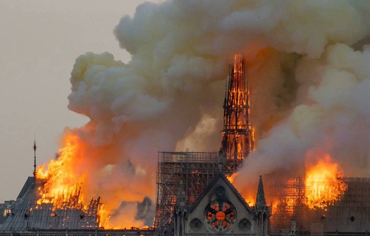 allole18's tweet photo. N'oublions pas que si @notredameparis renaît aujourd’hui de ses cendres c'est grâce à l'action déterminante des sapeurs-pompiers le jour de l'incendie !
#NotreDameDeParis @paris @prefpolice @dioceseparis https://t.co/bj7LSfTjTi