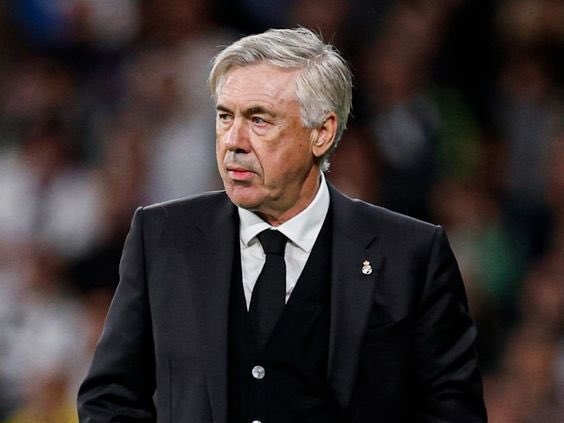 FabrizioRomano's tweet image. ⚪️👀 Ancelotti: “Vinicius Jr is realizing through the middle he’s very dangerous”.

“Also, I think Kylian Mbappé is comfortable on the left”.