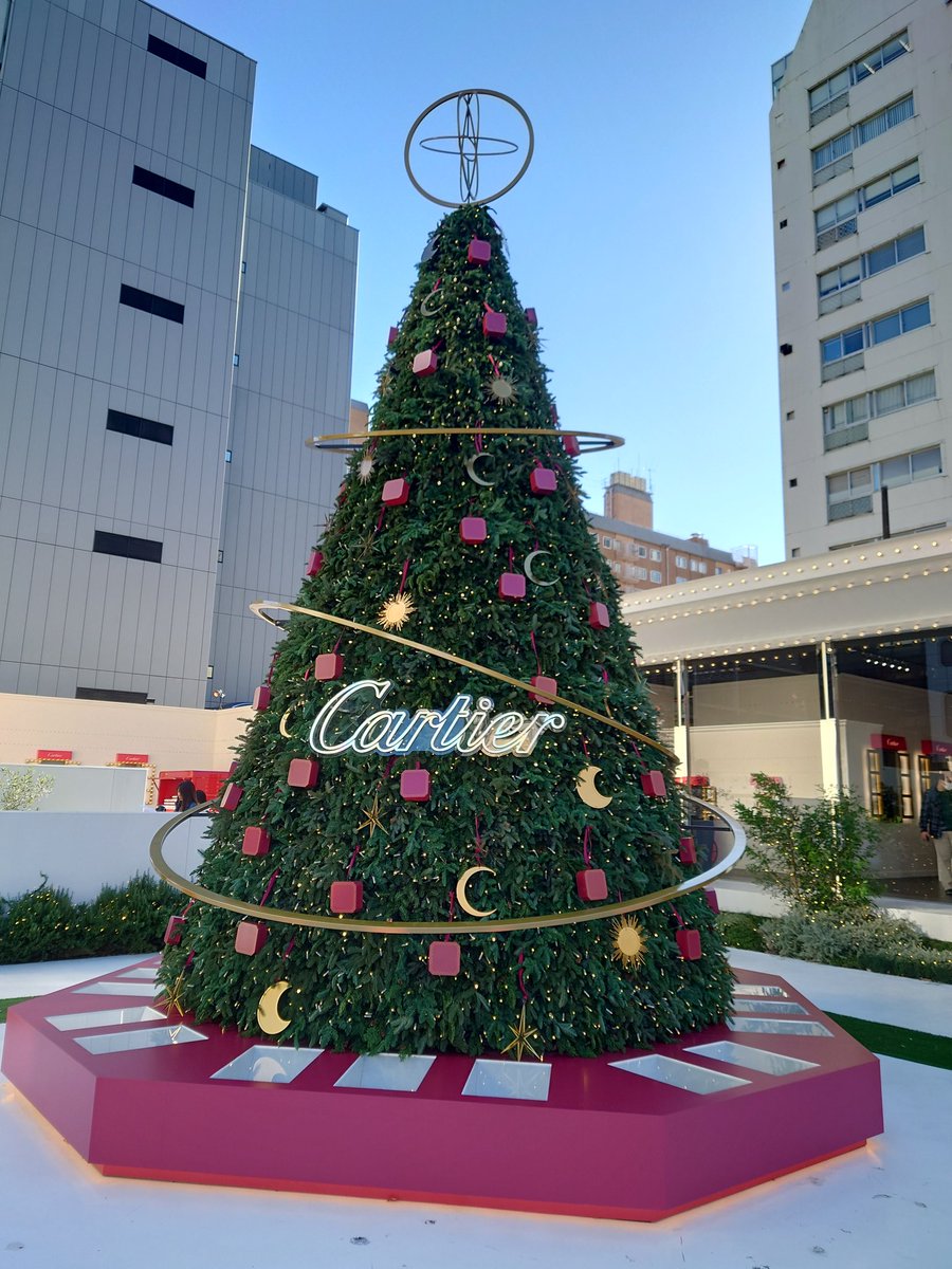 今年もカルティエでした