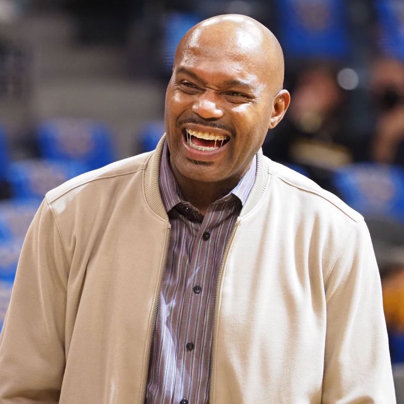 LegionHoops's tweet photo. Tim Hardaway:

“Michael Jordan is the GOAT no question… He played defense and didn’t take no days off… No disrespect to LeBron… To me, 1 is Michael Jordan, 1A is Kobe, point blank. That's the way I see it.”

(via The Mark Jackson Show) https://t.co/n9AsdIDW3L
