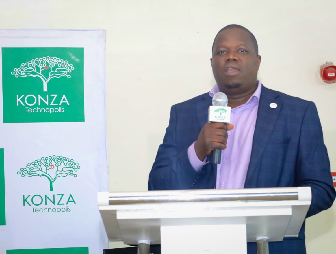 konzatech's tweet image. "We are very proud today to witness the graduation of the first cohort of #CodingKids which is a program we endeavour to promote to ensure we impart digital skills to our young generation for future prosperity. Today, in the presence of our CS Dr. Margaret Nyambura Ndung'u and PS…