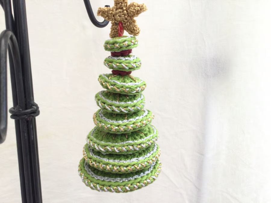 BoostersTbch's tweet photo. If you are Looking for something a little different? Then how about this gorgeous wibbly wobbly disc tree.
Crochet Christmas Tree Hanging Decoration by @rainbowsnmore63
https://t.co/a3YItDrFUf
#CGArtisans #shopindie #treedecoration https://t.co/Jiltr94BDi