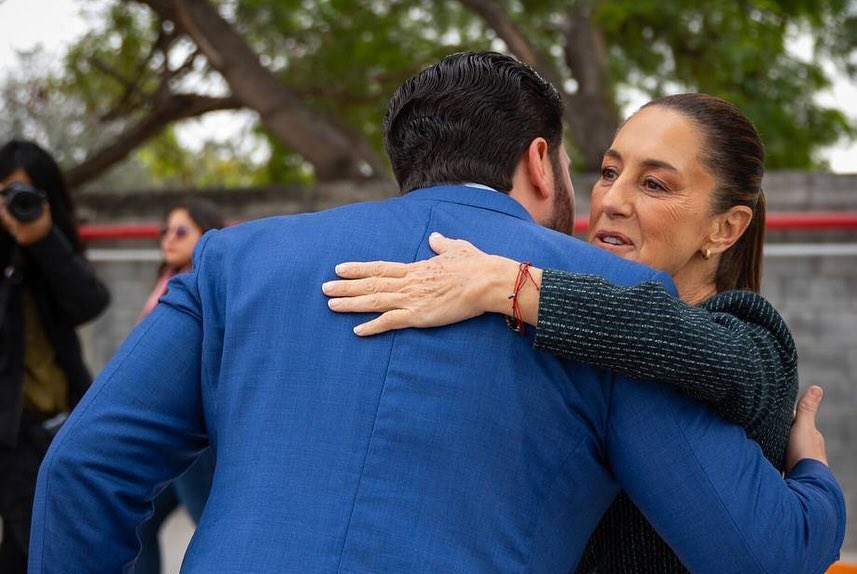 samuel_garcias's tweet photo. No podemos estar más agradecidos Presidenta.
Nuevo Hospitalon de especialidades en Santa Catarina
Nuevo tren de CDMX a MTY / MTY a Laredo
Nuevas Escuelas para Nuevo León
Repavimentación de carreteras en el Estado
Apoyo en el Presupuesto, Metro, Carreteras…
Siempre bienvenida a tierras regias. 👊🇲🇽👏