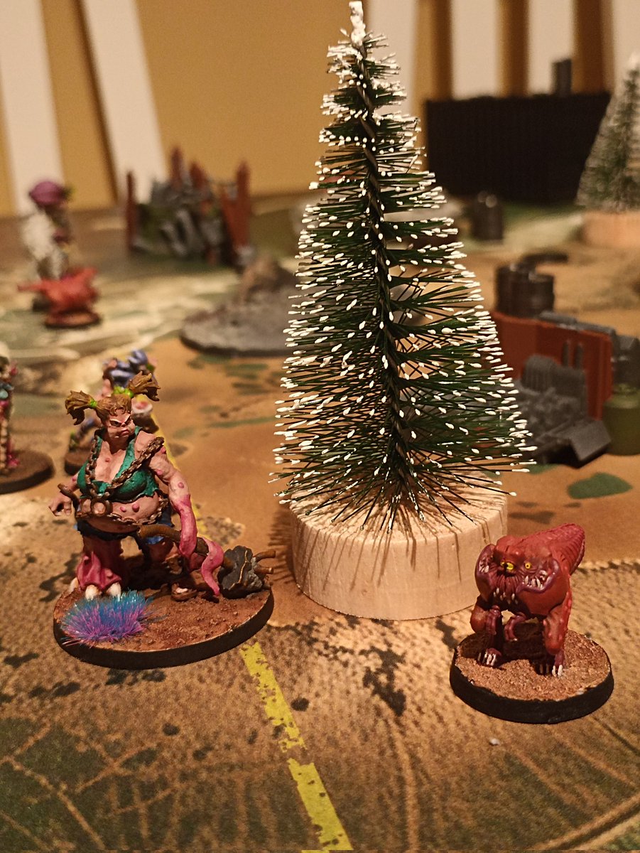 girl_warhammer's tweet photo. Ya se nota el ambiente navideño en el Páramo de @punkapocalyptic 🎄
Pasad buen sábado!
😘😘😘
#punkafandom #punkapocalypticminis https://t.co/6XT85SZ8gH