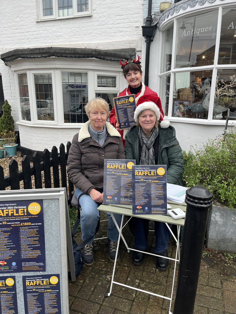 The <a href="/TDHighStreet/">Thames Ditton High Street Retailers' Association</a> Christmas Fair tomorrow 1 December - the highlight of the village festive calendar! Buy tickets for the Spectacular Raffle over 30 prizes worth over £1800 from the #TDFoundation stall next to #TDBoomerangBags - proceeds to #local charities