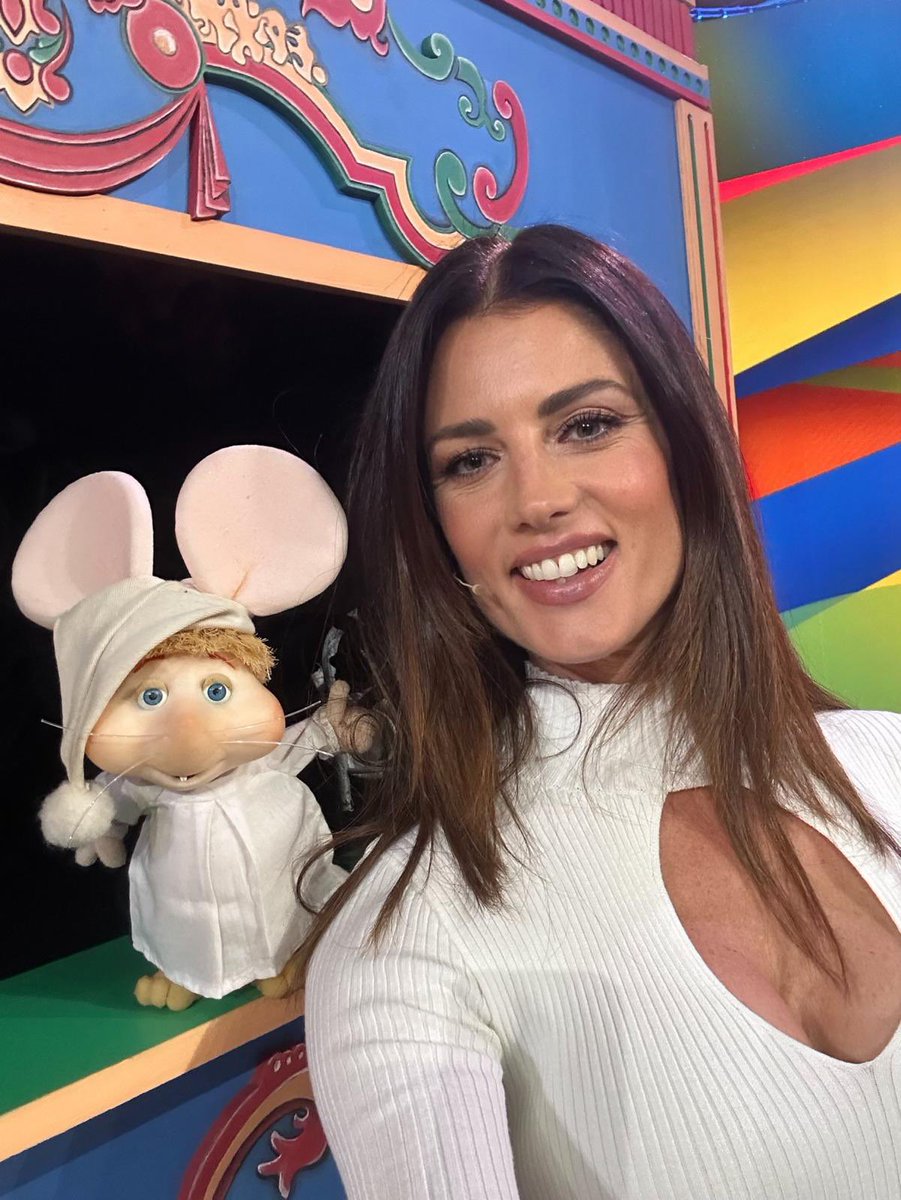Daniela Ferolla (@daniela_ferolla) on Twitter photo Che allegria qui allo <a href="/zecchinodoro/">Zecchino d'Oro</a> 🎶❤️ È bello tornare bambini…. Ci avete seguito? Canzone preferita?
#ZecchinoDOro #Zecchino2024 #Rai1 Che allegria qui allo <a href="/zecchinodoro/">Zecchino d'Oro</a> 🎶❤️ È bello tornare bambini…. Ci avete seguito? Canzone preferita?
#ZecchinoDOro #Zecchino2024 #Rai1