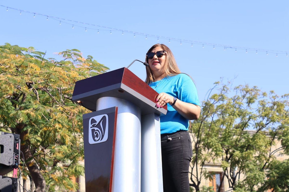 imssjalcontigo's tweet photo. 🏁 La titular del #IMSSJalisco, Dra. Karla Lopez, encabezó la primera #MarchaAzul 🔵 contra el cáncer de próstata y de concientización sobre la diabetes.

Participaron 4 mil 500 personas con las actividades de caminata de 1 km, formación de lazo humano y feria de la salud. https://t.co/4LyhVwkf8f