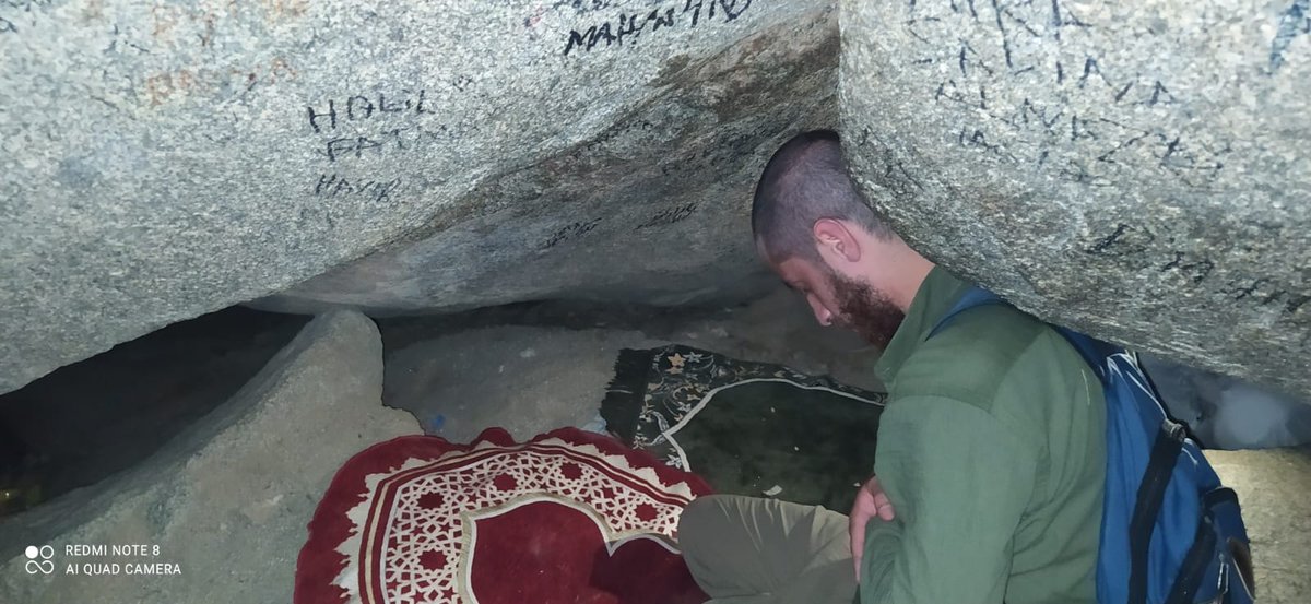 DÜŞÜNSENİZE GECELEYİN HERKES UYKUDAYKEN YÜCE ALLAH SİZİ ÇAĞIRIYOR VE SİZDE ÇAĞRIYA İCABET EDİP SECDEYE HUZURUNA GİDİYORSUNUZ VE ALEMLERİN RABBİ MELEKLERİNE KARŞI SİZİNLE ÖVÜNÜYOR İŞTE BAŞARI AŞK VE SADAKAT BUDUR.