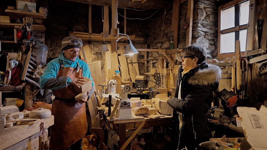 GeneracionD_es's tweet image. La digitalización llega a los pueblos más despoblados y se convierte en su balón de oxígeno.

Thais Villas visita Estaron, en el Pallars Sobirà, para descubrir cómo la era digital ha revitalizado poblaciones aisladas.

#EnRouter | #GeneraciónD 

@RTVECatalunya 

📅 Este domingo 1…