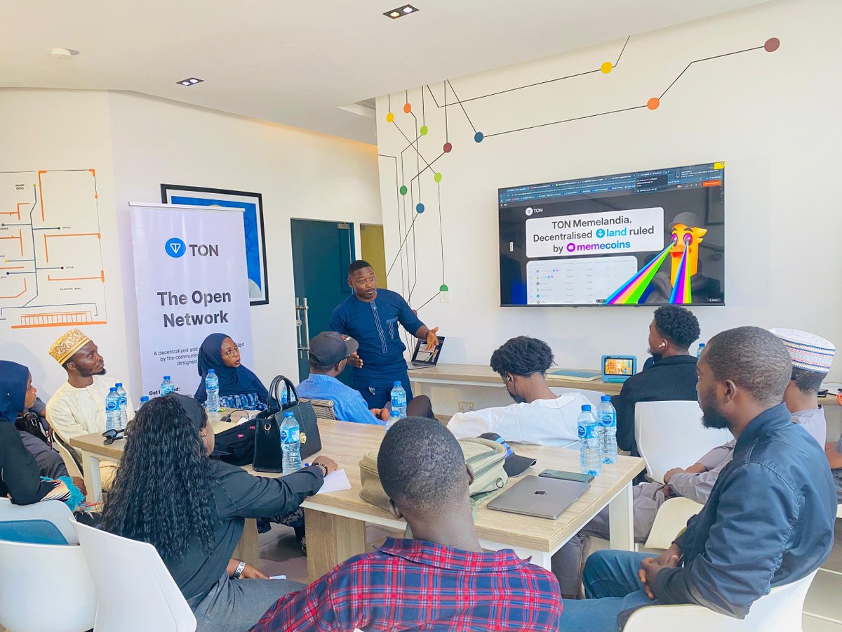 roll_exchange's tweet image. As we continue building a state-of-the-art multi-cross chain DEX protocol across 10+ blockchains with the power of AI Agents.

We&apos;re excited to share that our CTO and Co-Founder hosted the @ton_blockchain Breakfast, in Nigeria 🇳🇬.

Community is winning. 🏅