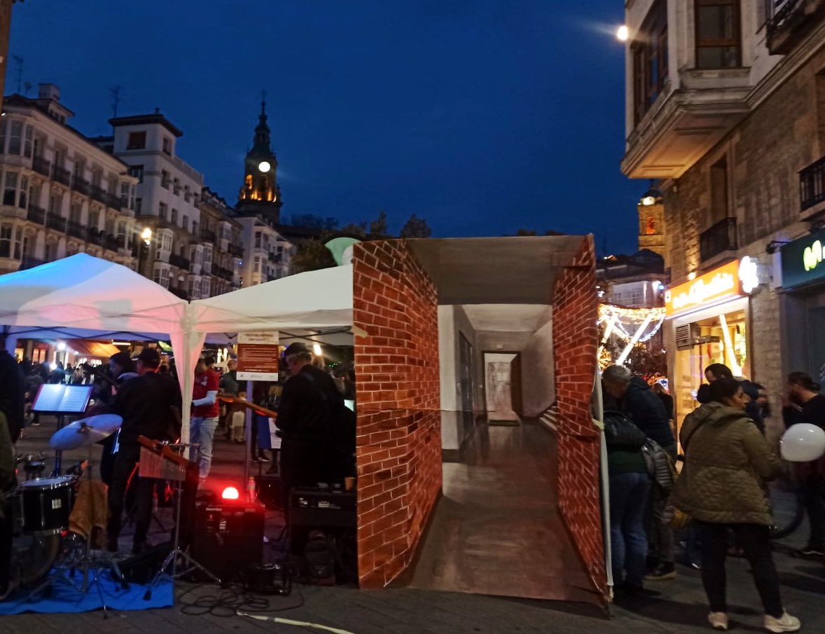 BERAKAH 🏡 | Así se ha celebrado el 4º cumpleaños del proyecto ‘13 Casas’ de Berakah en el centro de #VitoriaGasteiz. Infórmate más sobre esta iniciativa que da techo a familias vulnerables en nuestra web.