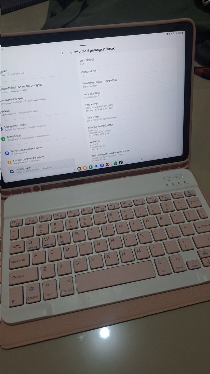 skincaredanne's tweet photo. WTS 
Samsung Tab S9 FE 5G

- 6/128gb
- sim card &amp; memory card
- pemakaian cewe
- no minus like new (plastik samping belum dilepas)
- fullset + free case dan keyboard
- dom Cirebon Jawa Barat
- harga 6,3jt nett

#wts #zonauang jual tab samsung s9 fe https://t.co/ziop4eYGK2
