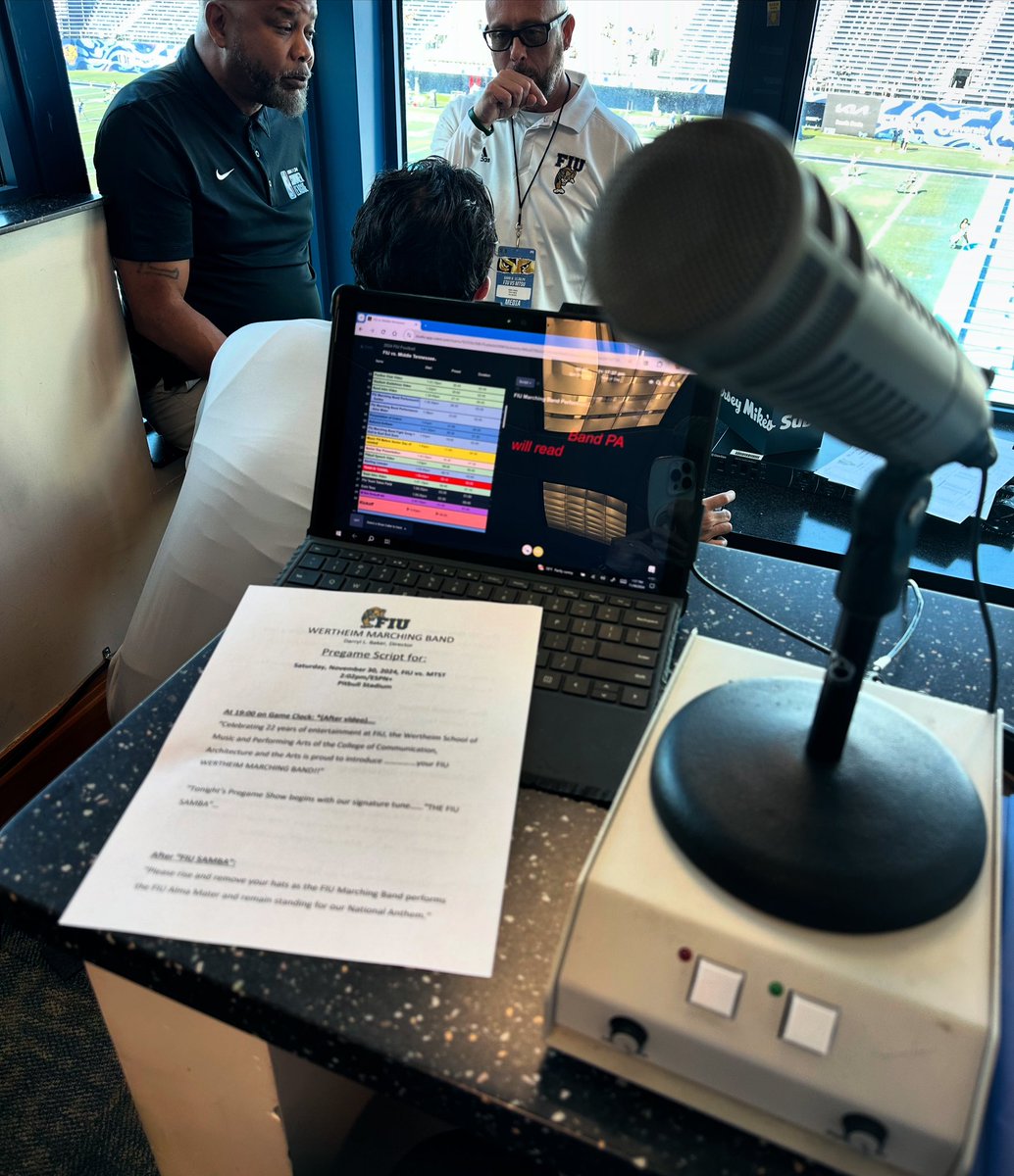 Final Pregame Of My 18th Season As The Voice! 

Still Undefeated! 

#PawsUp!