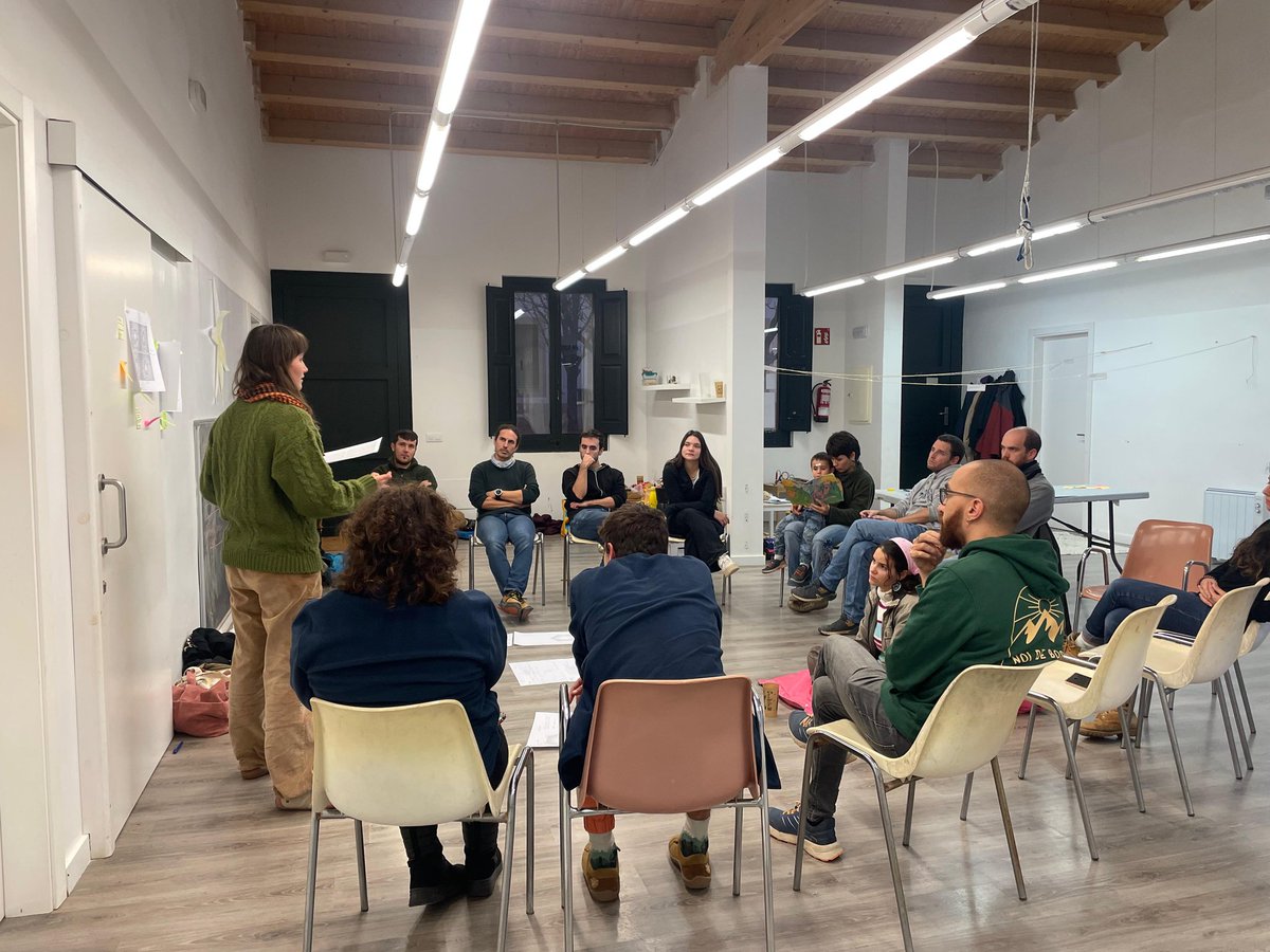 somnatus's tweet photo. Avui els #Natus hem fet una jornada de treball per preparar el nou Pla estratègic que determinarà la nostra acció i el futur de la lluita ecologista a les comarques gironines ✊🏼🌎

🌱 Repensem els futurs possibles per fer una transició #ecosocial justa! https://t.co/CPgUznjSmI