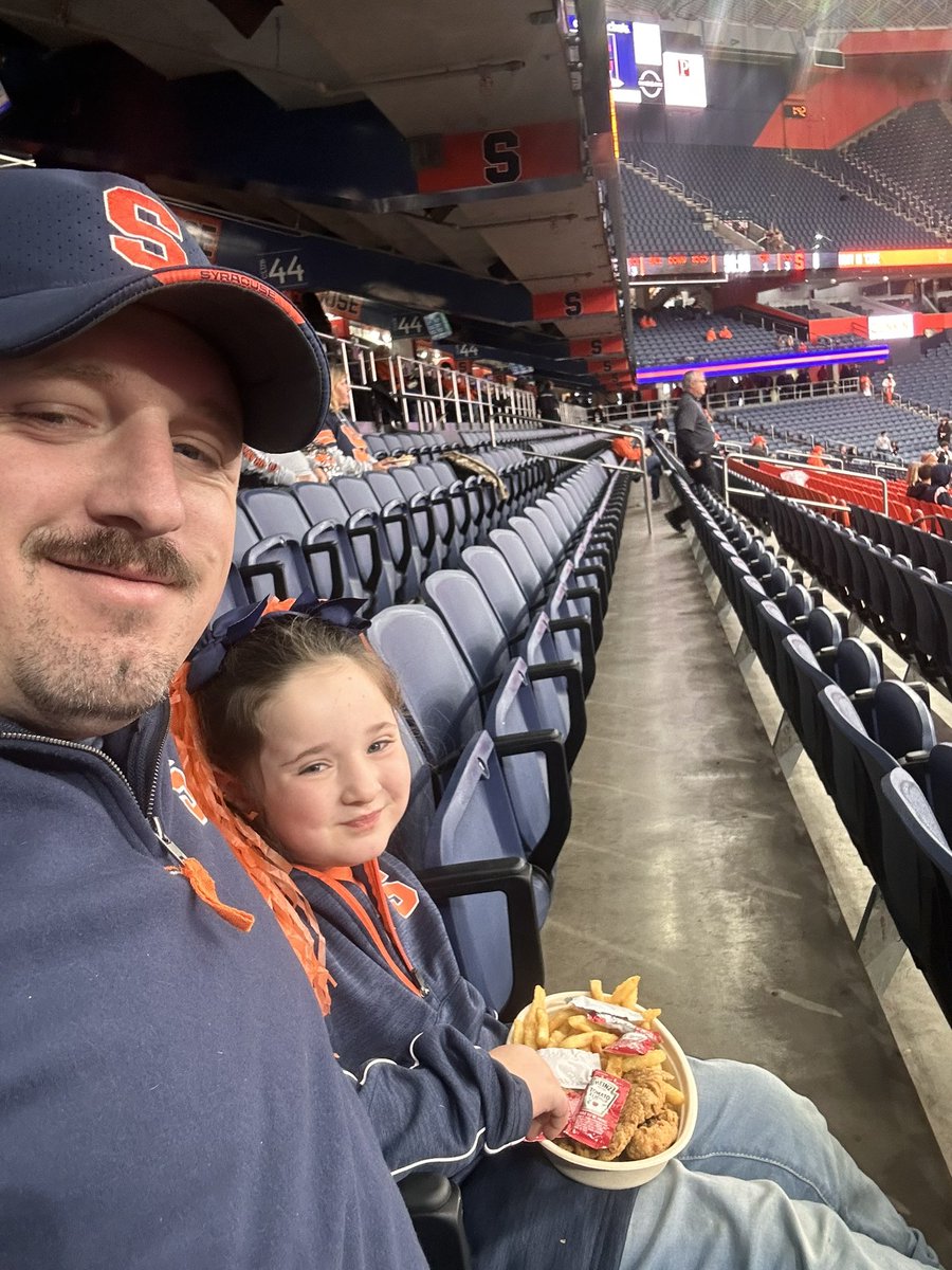 CoryMcConnell13's tweet photo. Beat Miami! Go CUSE! 🍊 #CuseGameDay https://t.co/7qbBHm59vF