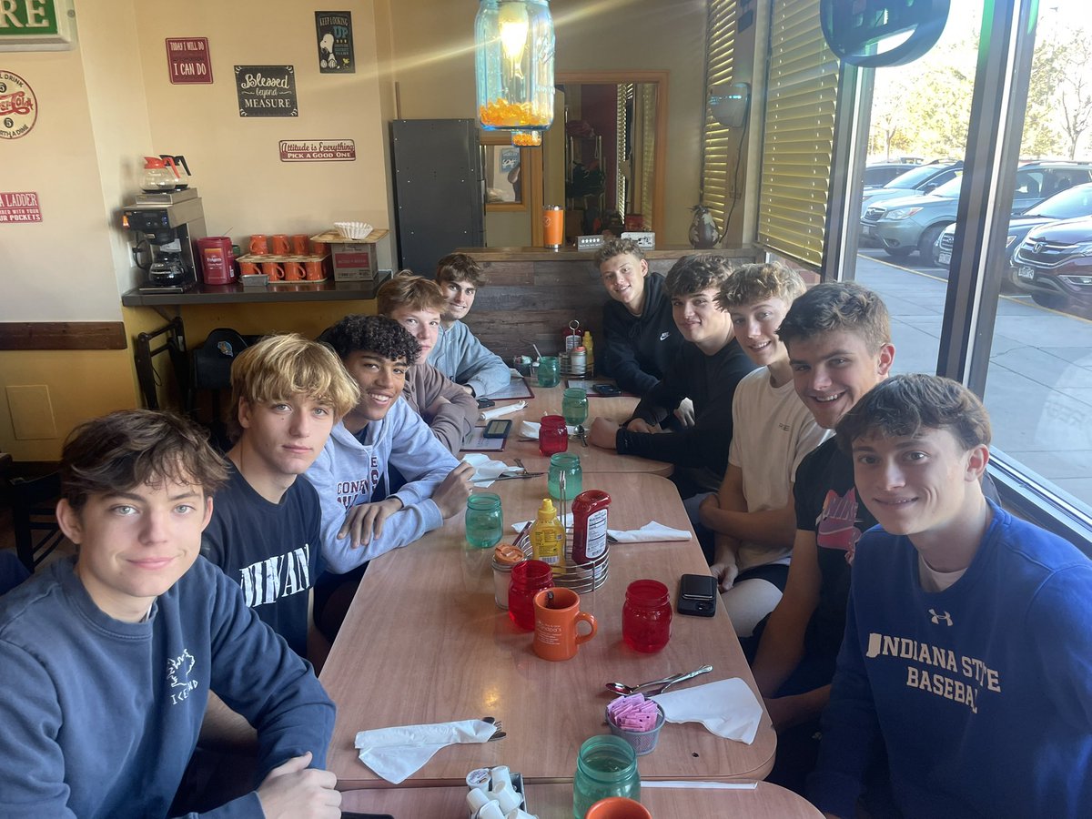Team Breakfast after morning shoot around #fam #together
