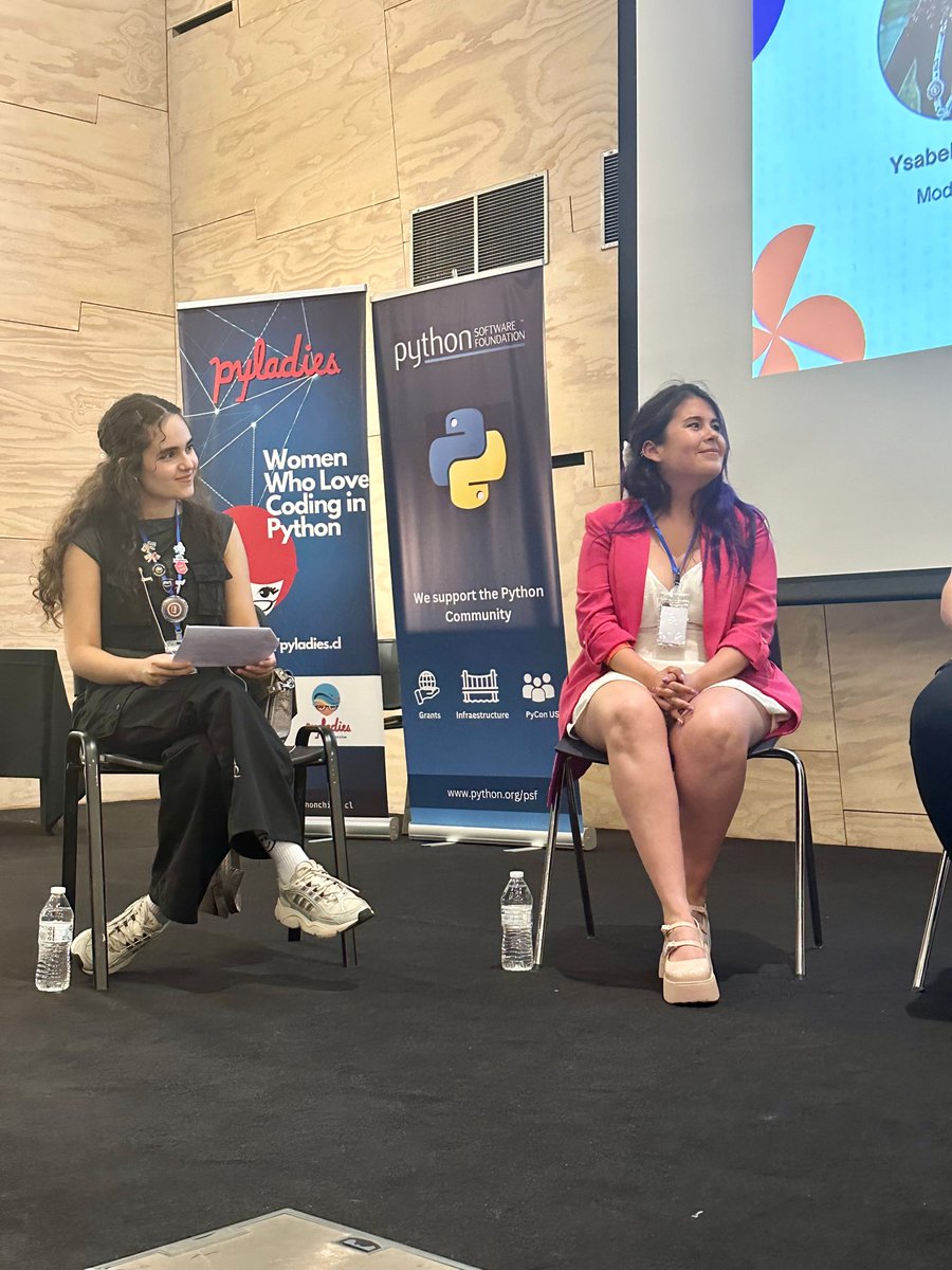 Python Chile tweet media