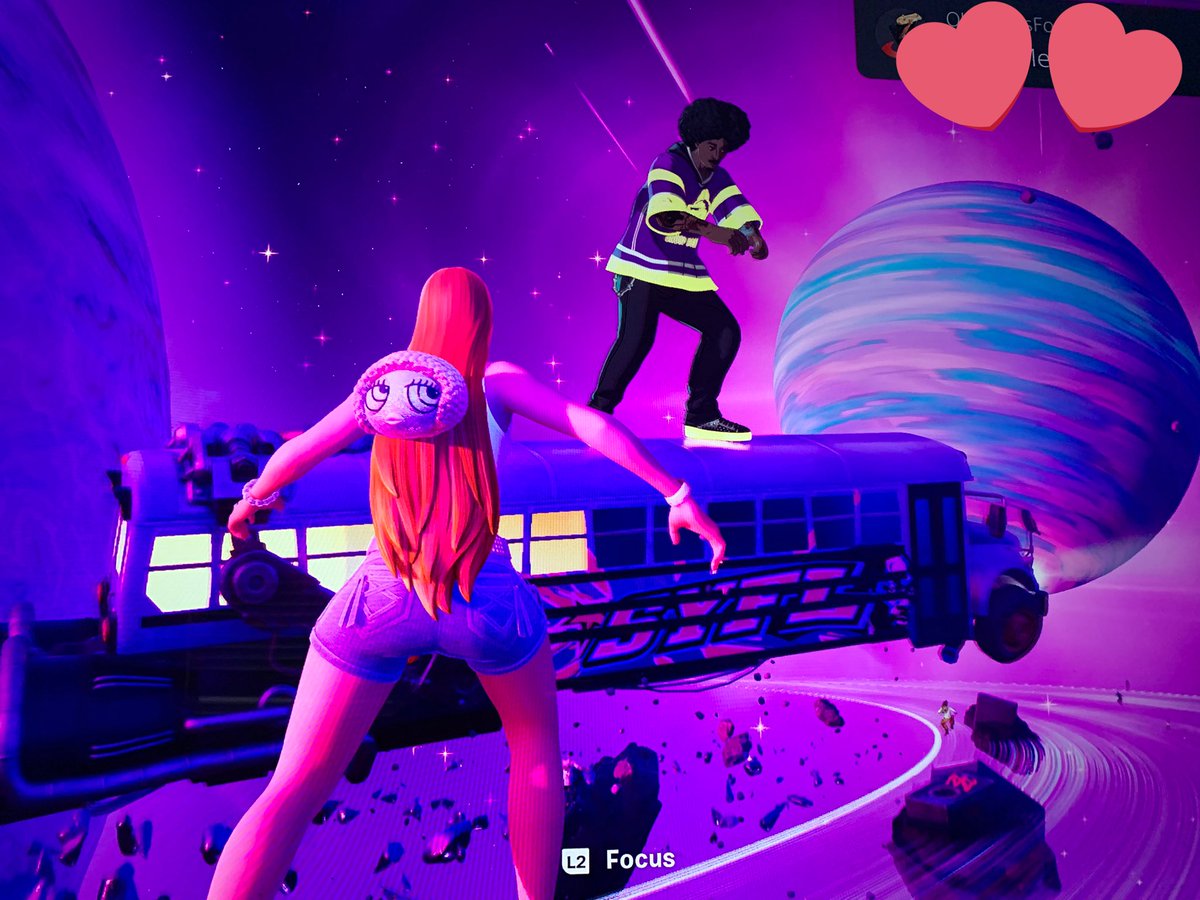 Prettyarii21's tweet photo. FORTNITE ATE DOWN WITH THIS CONCERT !!! ๐๐ญ๐ฅบ๐๏ธ #fortnite #gamergirl #gamer #ps5 #fortniteconcert https://t.co/mLecsNiHb2