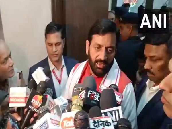 ani_digital's tweet photo. "Unfortunate, should not have happened": Haryana CM Saini slams attack on Kejriwal by bus marshal during Padyatra
Read @ANI Story | https://t.co/9pifxiUTk6
#NayabSinghSaini #ArvindKejriwal #BusMarshal https://t.co/NOzQs7vXhk