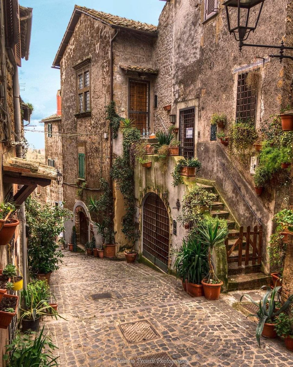 LXCarsPlaces's tweet photo. Located Just 60 KM Away From Rome, Capranica is One of The Loveliest Towns in Italy! 🇮🇹
Photo by: Cristina Proietti - @cristinaproietti_photo [IG] https://t.co/85CXymPHgB