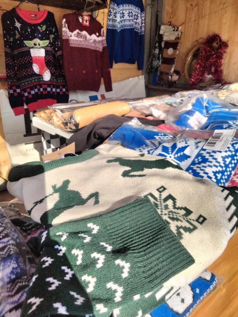 Bcn_Breakaway's tweet photo. Aquest cap de setmana som al #GironellaVilaDeNadal amb polos #LambrettaClothing, camises #Relco, un parell de parkes i abrics, alguna bossa #Lonsdale i sobretot jerseis; molts jerseis.
Ens encantarà que vinguis a saludar-nos 🛵
#Gironella #Berguedà https://t.co/Rvznk1Nug0