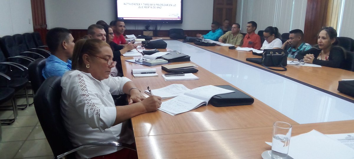 #PorLasTunasLaVictoria
Y análisis detallado y de rigor realiza el Gobernador Eduardo Walter Cuelli de la marcha de la política de cuadros en las estructuras de Gobierno y la administración en función de alcanzar resultados superiores.