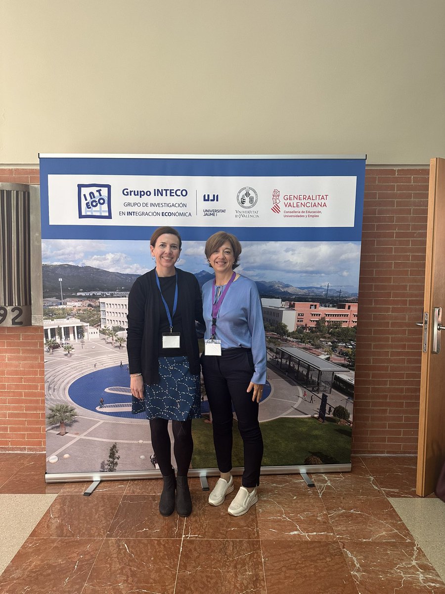 carmen_diazmora's tweet photo. Gracias a @GrupoInteco por la organización de XXI edición de su workshop en @UJIuniversitat permitiendo el reencuentro de colegas que investigamos en temas de integración económica y conocer a personas que seguimos y leemos como @AmSantacreu. ¡Fantástica Keynote speaker! https://t.co/PU0GqiUvk6