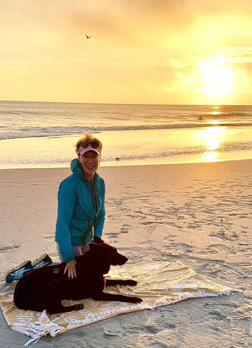 Love Sunrise 🌞 

This Thanksgiving Day weekend

I walked a sunrise 4 miler w Max 🐺🐾

Sunrise offers HOPE 

No matter how you much

you screwed things up

the day before,

there’s HOPE to try again. 

A new day 🌞

#SaturdayMotivation <a href="/The100Club100/">💯CLUB💯</a> #fit