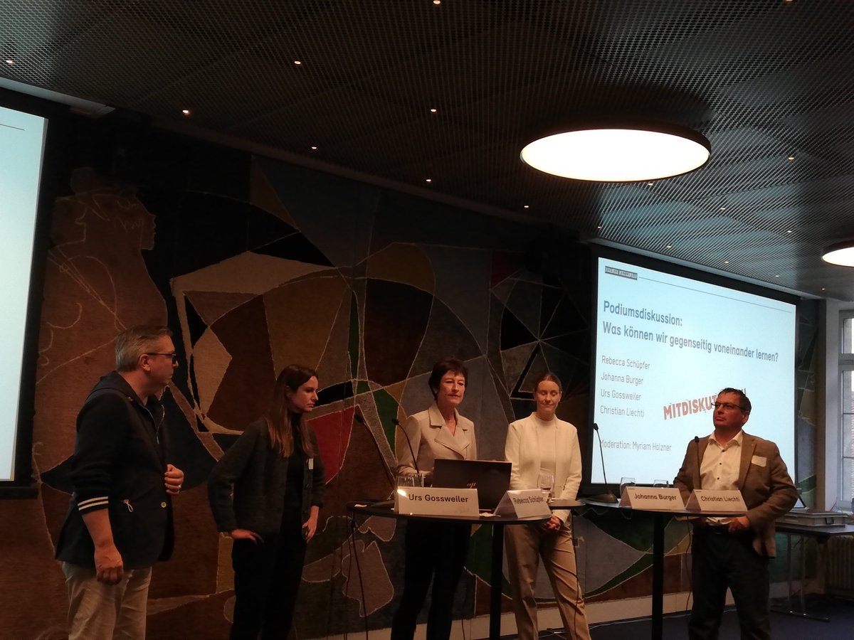 Zum Abschluss des Berner Medientags #bmt24 wünscht Rebecca Schüpfer vom <a href="/walliserbote/">walliserbote.ch</a> mehr Unverzagtheit und Optimismus im #Lokaljournalismus
<a href="/medientag_be/">Berner Medientag</a>