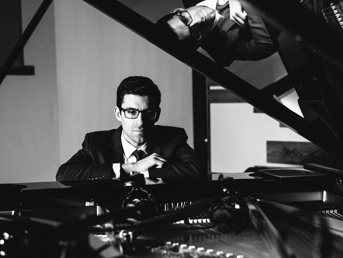 Treat yourself early for #Christmas with a lunchtime concert on Saturday Dec 14 musicinpinner.org.uk/gabriel-latchi… Gabriel Latchin Trio; elegant &amp; inventive #Jazz with seasonal specials ❄️🎶