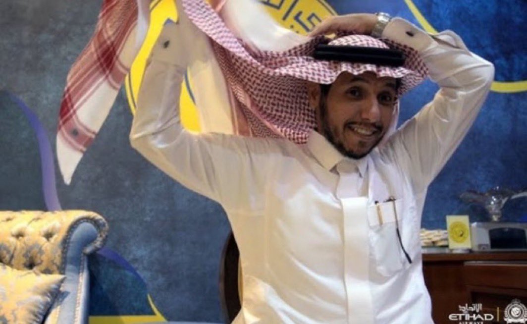 ssmmsm1990's tweet photo. @saadTM2030 وهذا اللي دعس عليك وطردك زي الكلب 😁😁 https://t.co/IVayfbU9bL