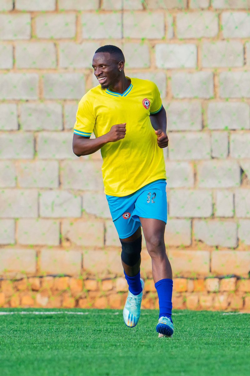 RickmanManrick's tweet photo. Tomorrow 1st Dec I will have my mental health and drug abuse awareness run from Clock Tower ( saawa ya Queen ) to Mandela National stadium In Namboole at 10am . If you wish to join me on this run , feel free to join. Starting time is 10am . My goal is under 1 hour 30 minutes. 💪🏾 https://t.co/aioOpoxKdd