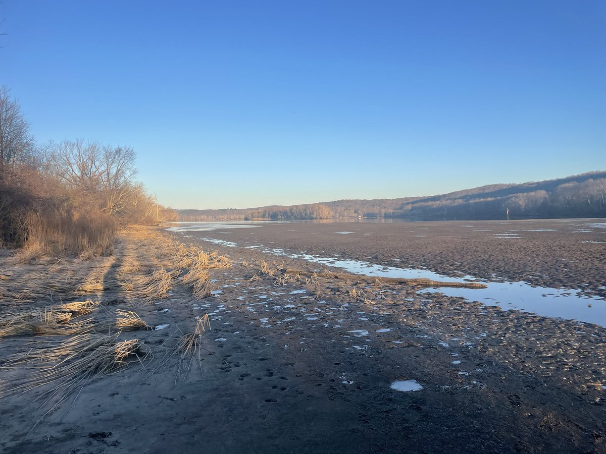 JFSpallone's tweet photo. The CT River from Haddam Meadows State Park early this AM.  25 degrees, still  and frost everywhere.  @Eweather13 https://t.co/fiFzjmvilE