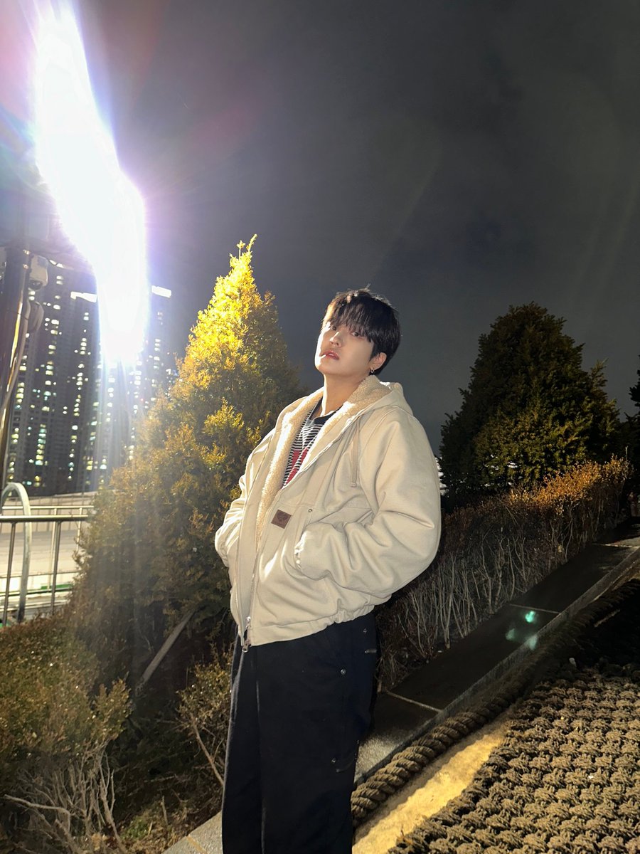 TheKingDom_GF's tweet photo. [LOUIS👑]

사랑해

#TheKingDom #더킹덤 #TKD 
#LOUIS #루이 https://t.co/IwF6Yuuh6W