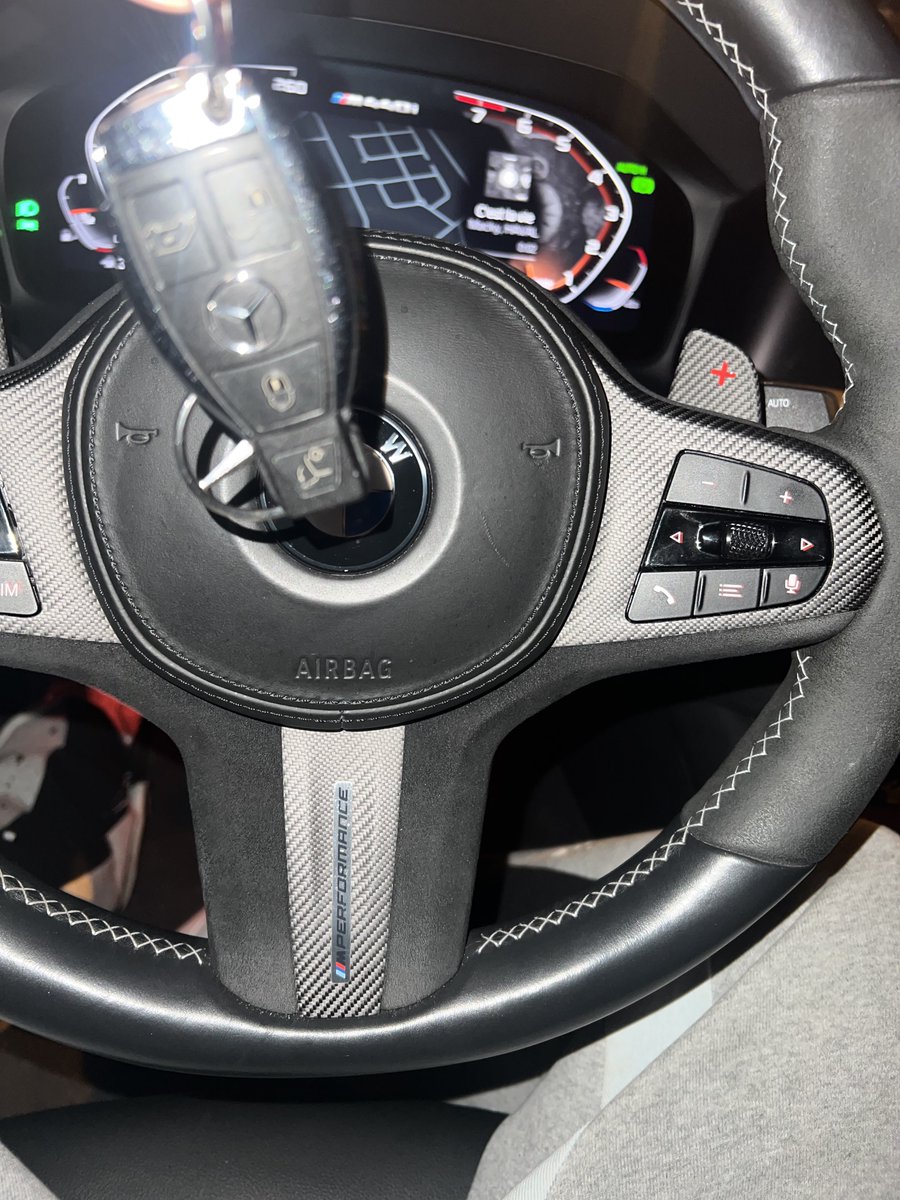 8figsnormalguy's tweet image. bez skazy cwele, jezdze dzisiaj po kurwach na andrzejki i wylewam cieply wosk na ryj cwelom