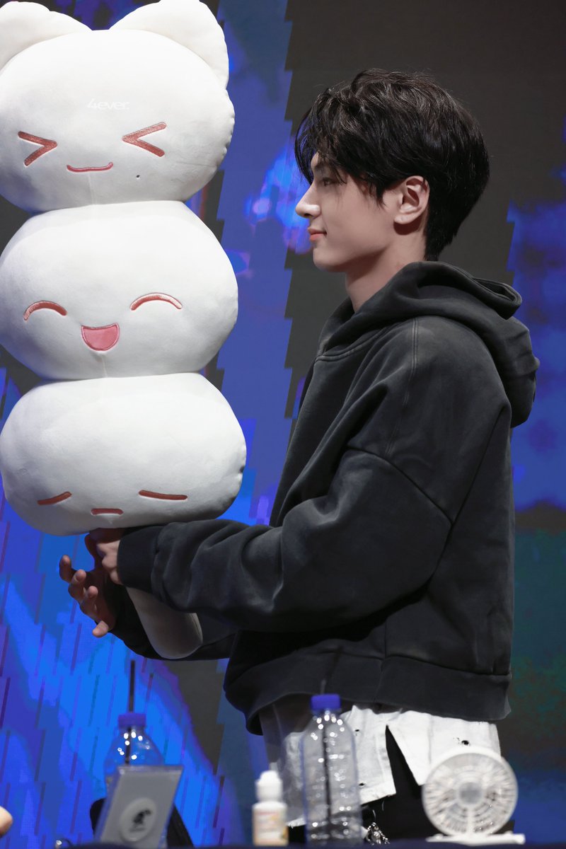 4𝒆𝒗𝒆𝒓. tweet media