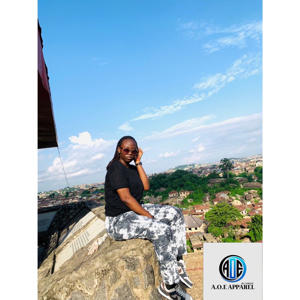 AOE_APPARELS's tweet photo. My customer rocked her Adire combat pant from my brand effortlessly! Style and confidence on point! 💯 🖤🤍✨
.
Available in different colors and sizes from M-XXXL
PRICE:- 12,000
Pls click on BIO or send a DM to order 
Nationwide delivery 🚚 https://t.co/5knKgZR8ic