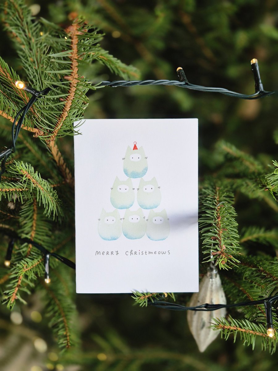 readwithkath's tweet photo. Term is flying by! One of my small side projects to take a break from my academics has been making these holiday cards. 

If you're in #Oxford and would like to purchase, please reach out to me.

#greetingcards #popupsale #oxfordshire https://t.co/L56L6WeN3E