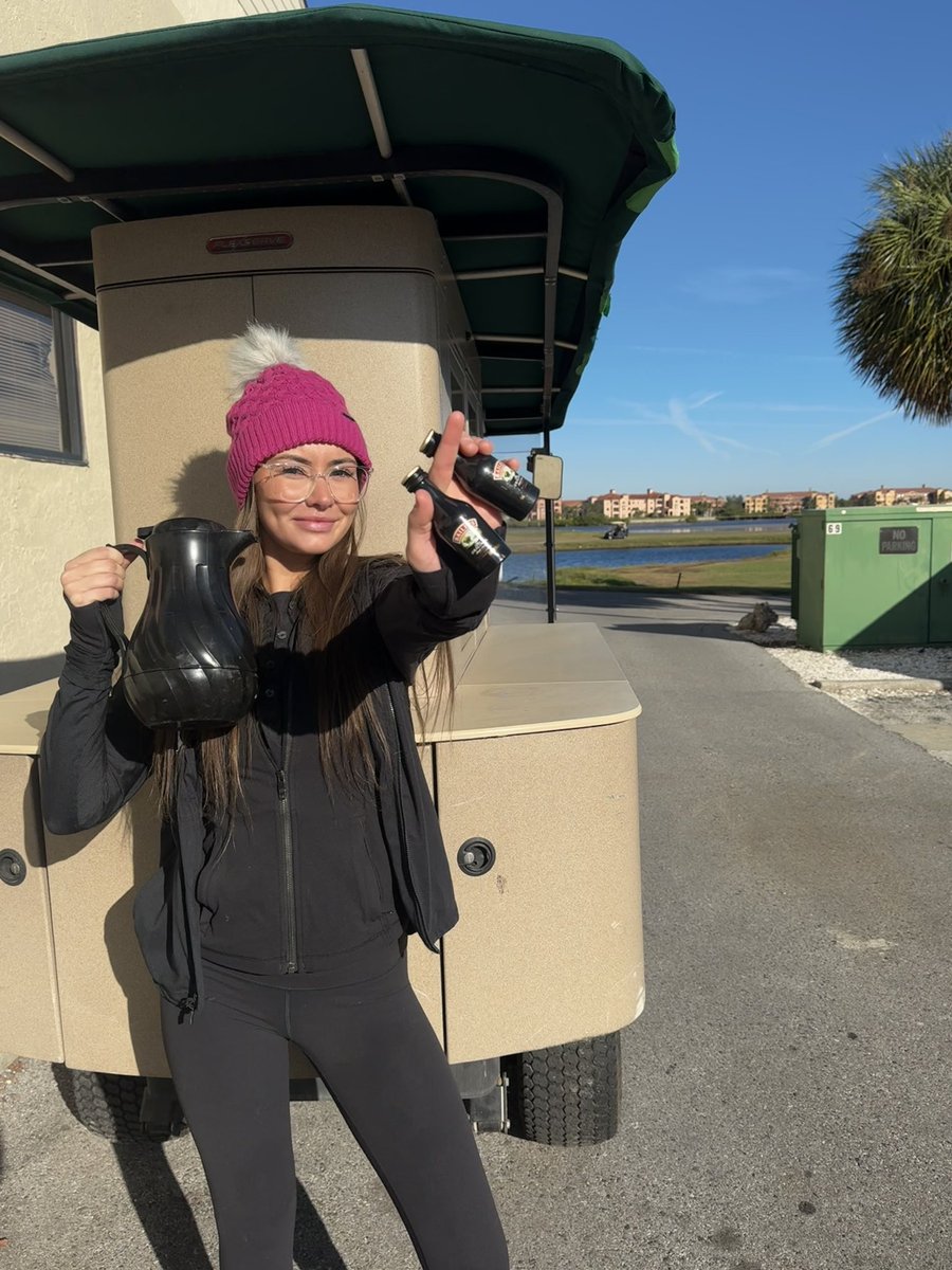 CoveCayGC's tweet image. It’s a chilly day here @ Cove Cay Golf Club!! ❄️❄️ 
Look out for Lily on the beverage cart to warm you up with some Baileys &amp;amp; Coffee!! ☕️⛳️
#golf #clearwaterfl #TampaBay #CoveCayCountryClub